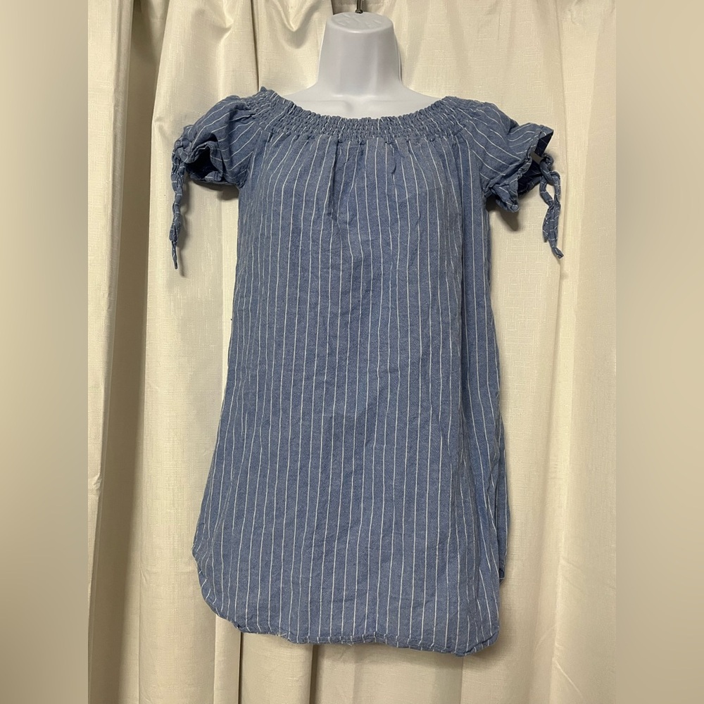 Hers And Mine Women’s Blue Blouse Size Small NWOT